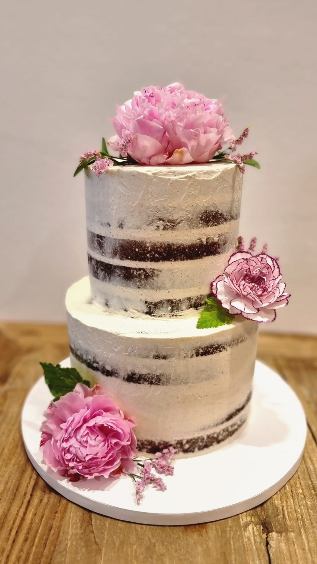 Naked cake wedding cakeChanel